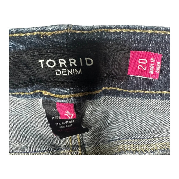 Torrid Plus Size Light Distress Straight Leg Jeans. Sz: 20 - Picture 5 of 6
